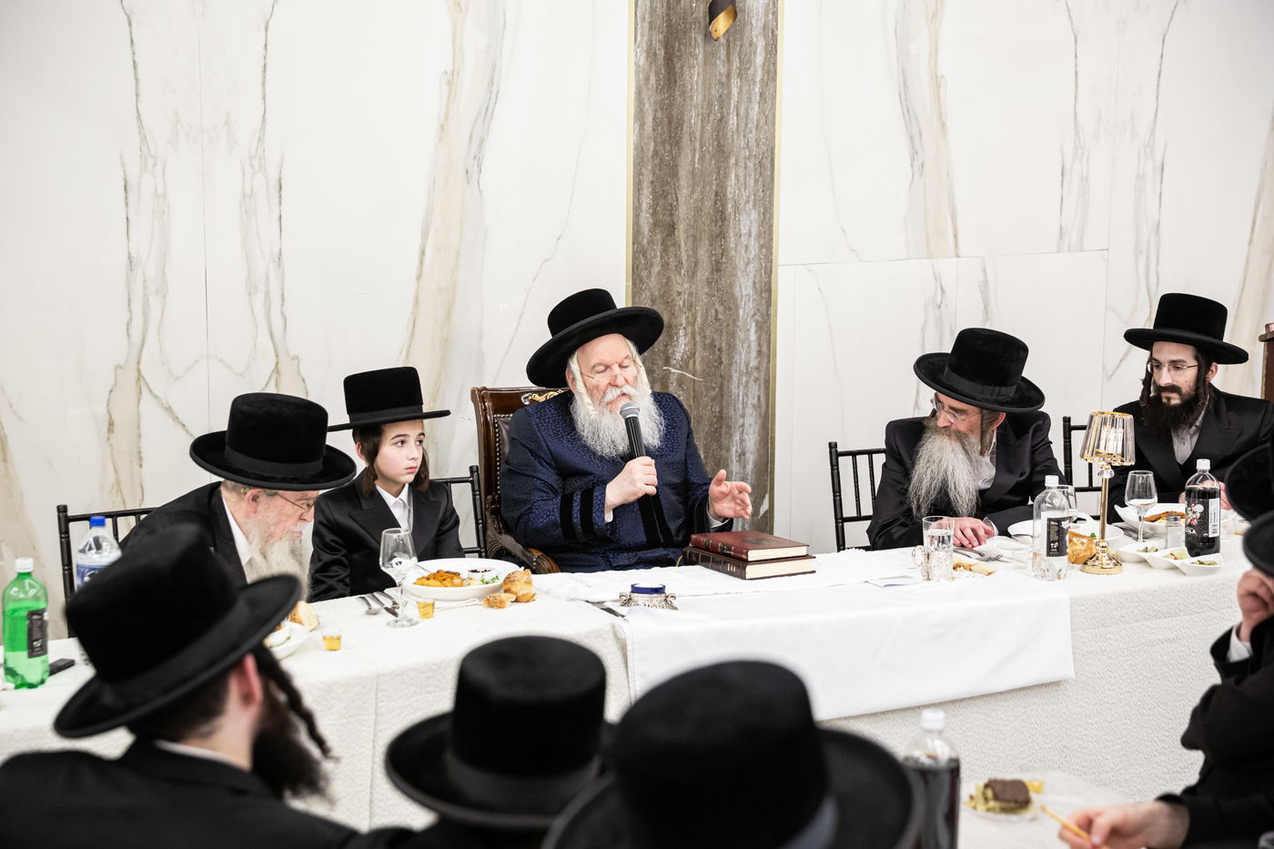 שמחת הבר מצווה לנכד האדמו"ר מבאבוב