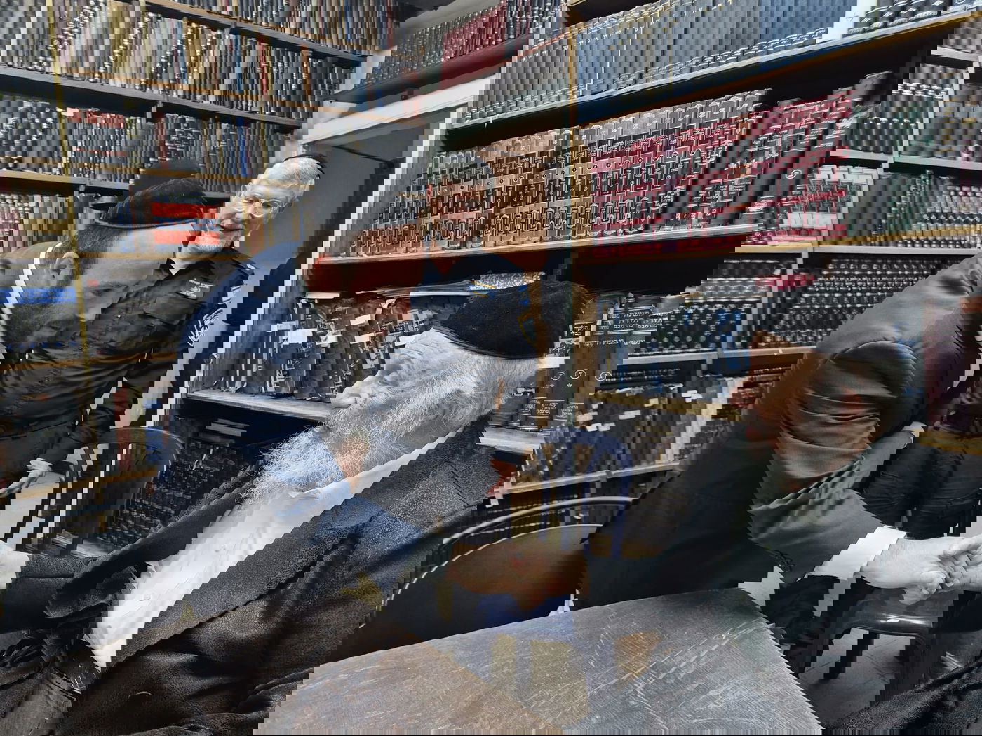 מפקד תחנת בני ברק בביקור אצל רבני העיר