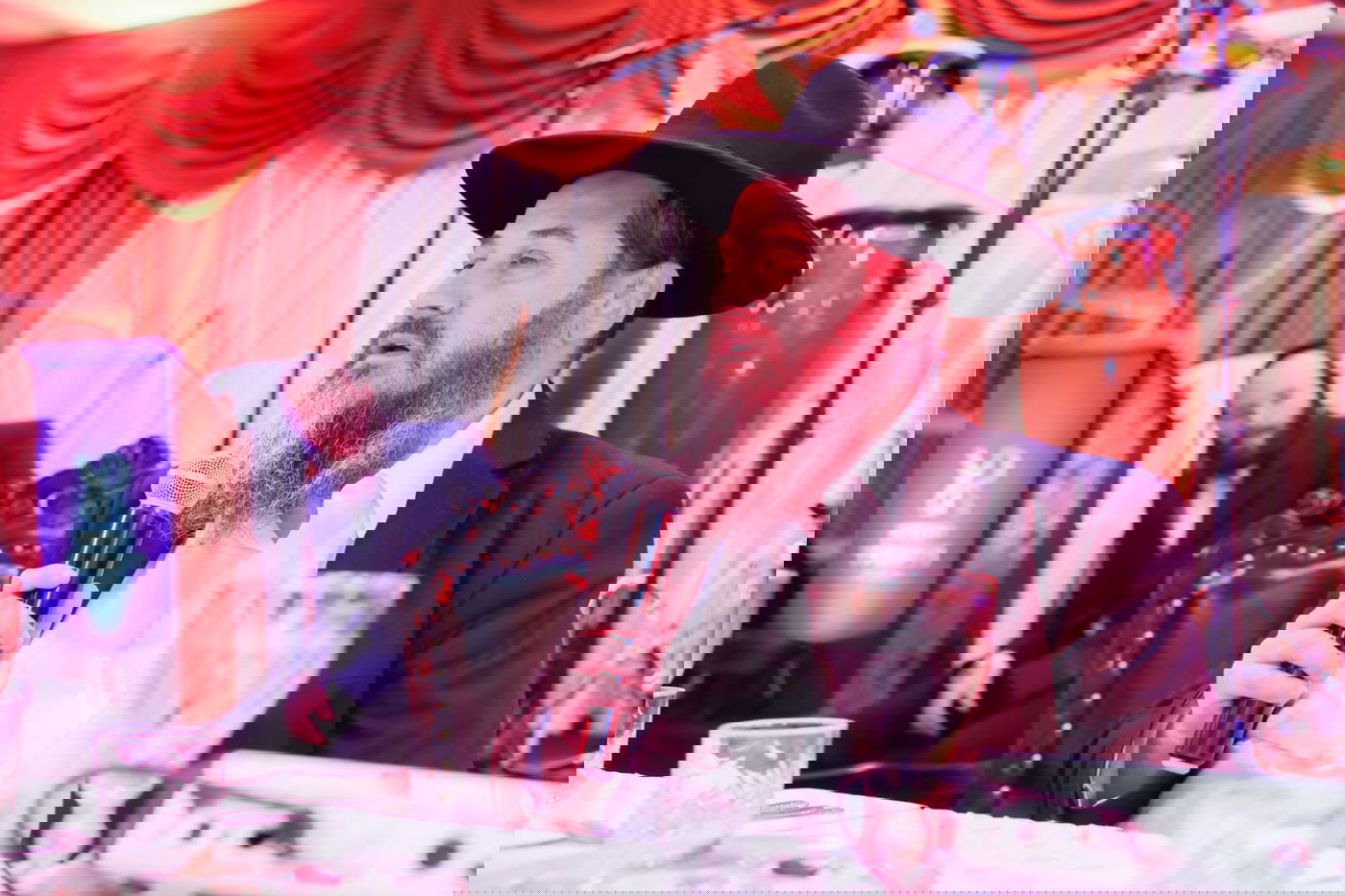 הרב גרינברג בדבריו לפני הבחורים