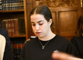 ליל סדר בעזה: "כשלירי הביאה לי את 'ההגדה' - בכיתי"