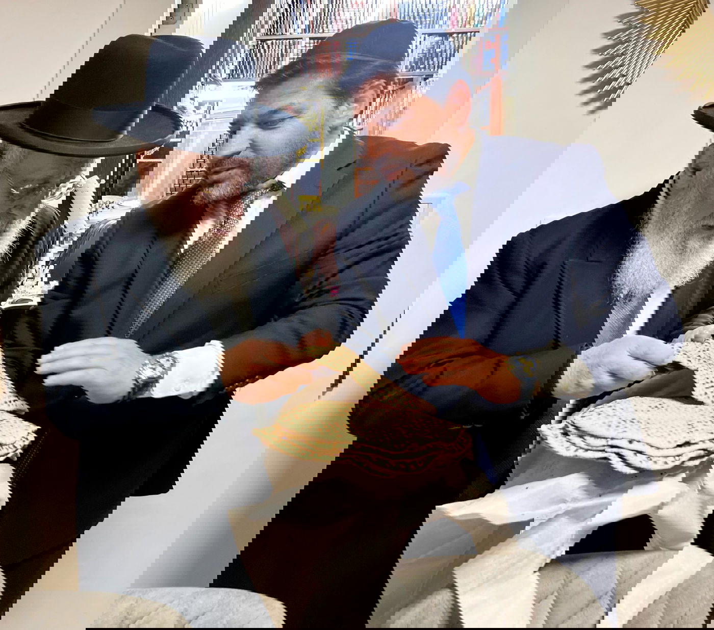 כמידי שנה: המצות של רב הסלבס לראשון לציון • צפו