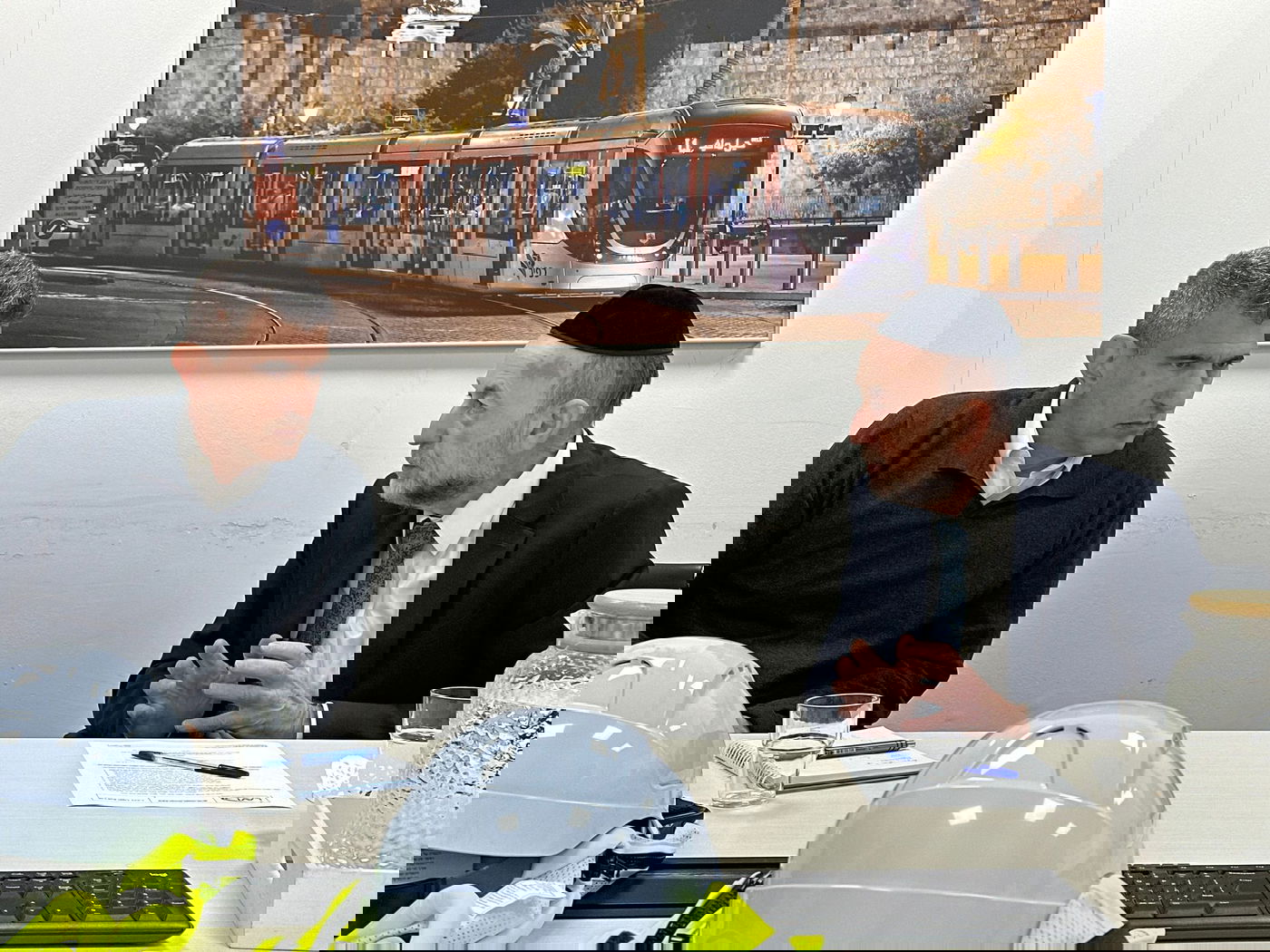 סגן השר אורי מקלב ביקר ב'דיפו' ובדק את פעילות הרכבת הקלה