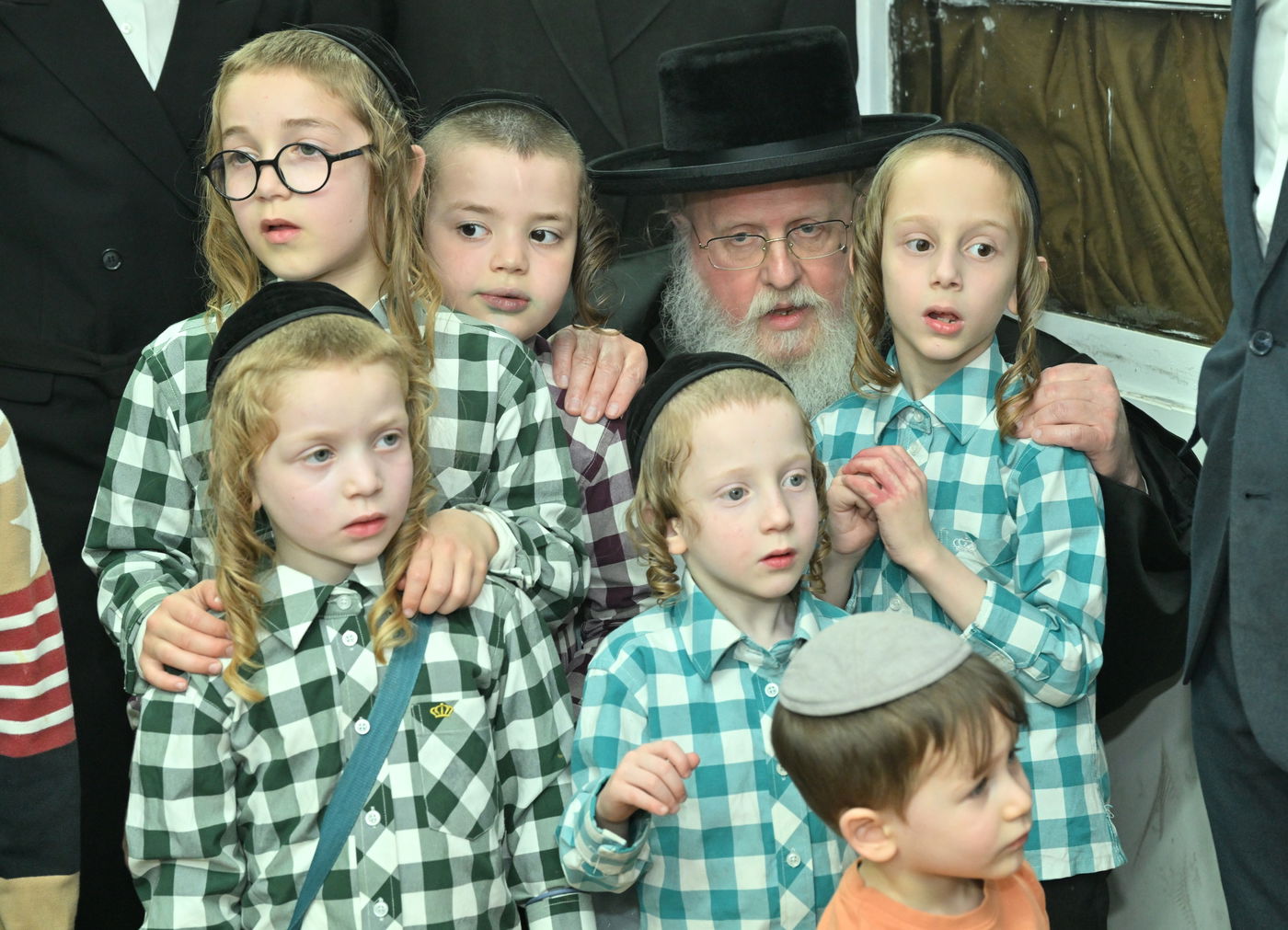 האדמו"ר מסאסוב באפיית מצות