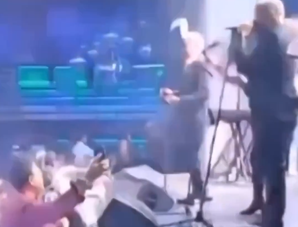 רגעי קריסת התקרה 