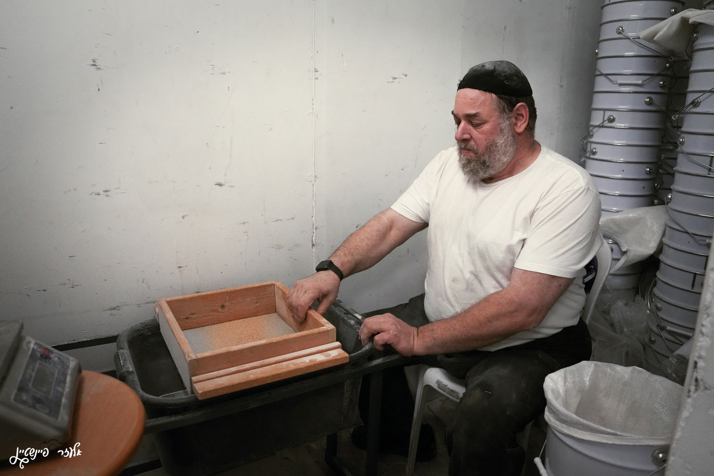 טחינת חיטים בבני ברק