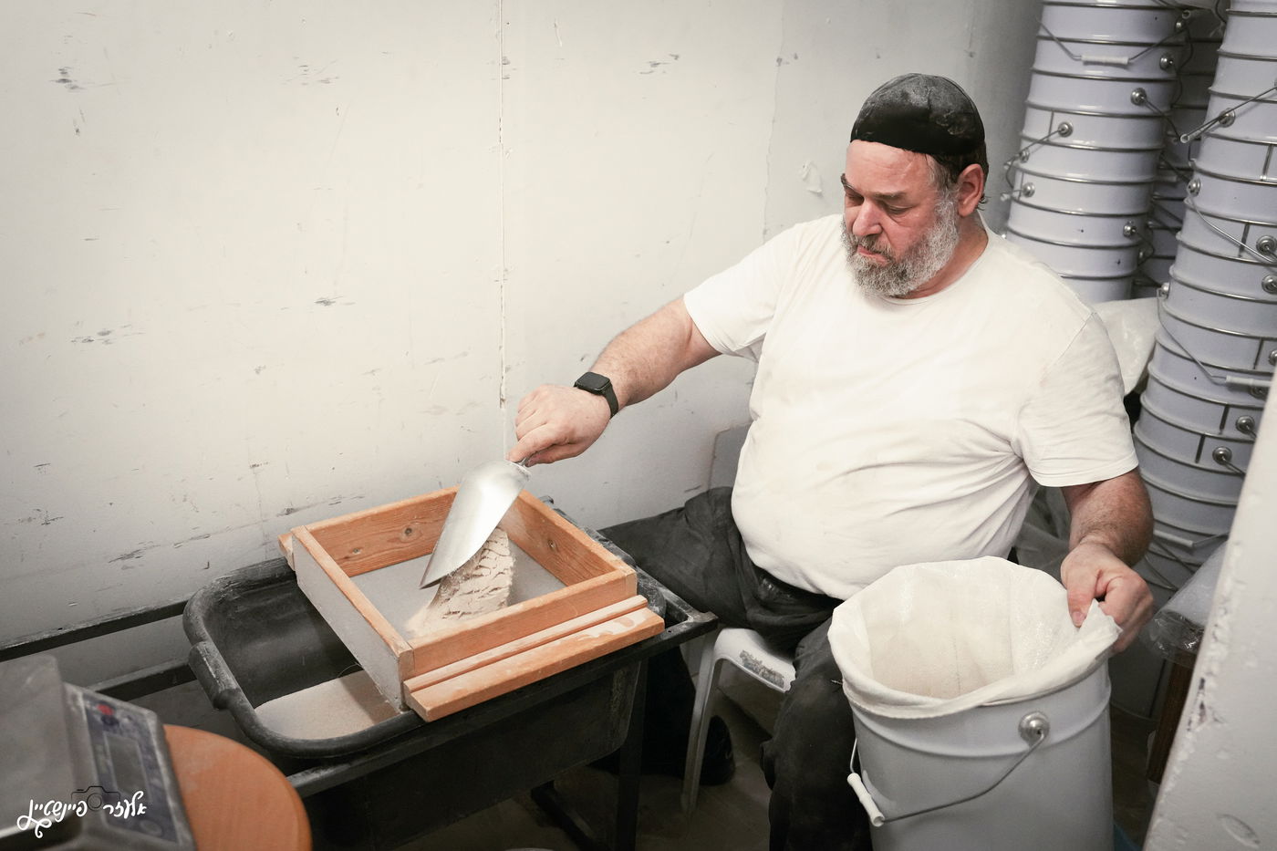 טחינת חיטים בבני ברק