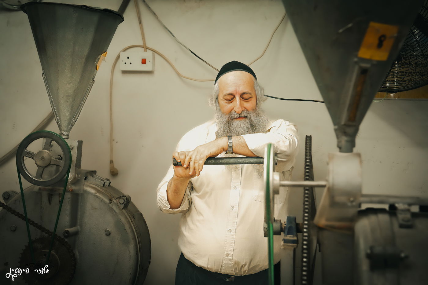 טחינת חיטים בבני ברק