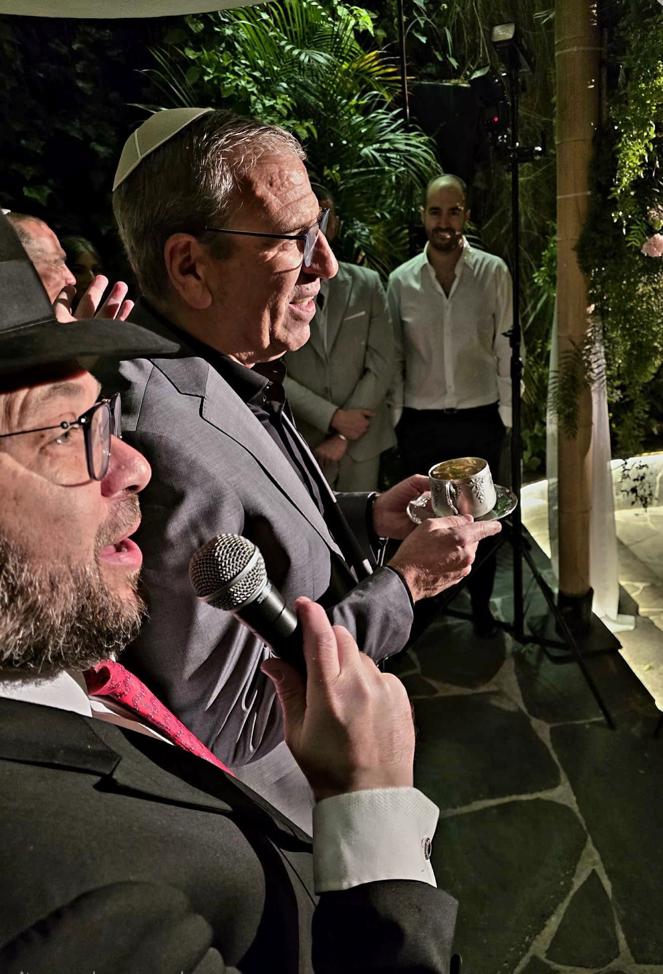 הגביע העתיק של משפחת איתני "תל אביב - אפגניסטן"