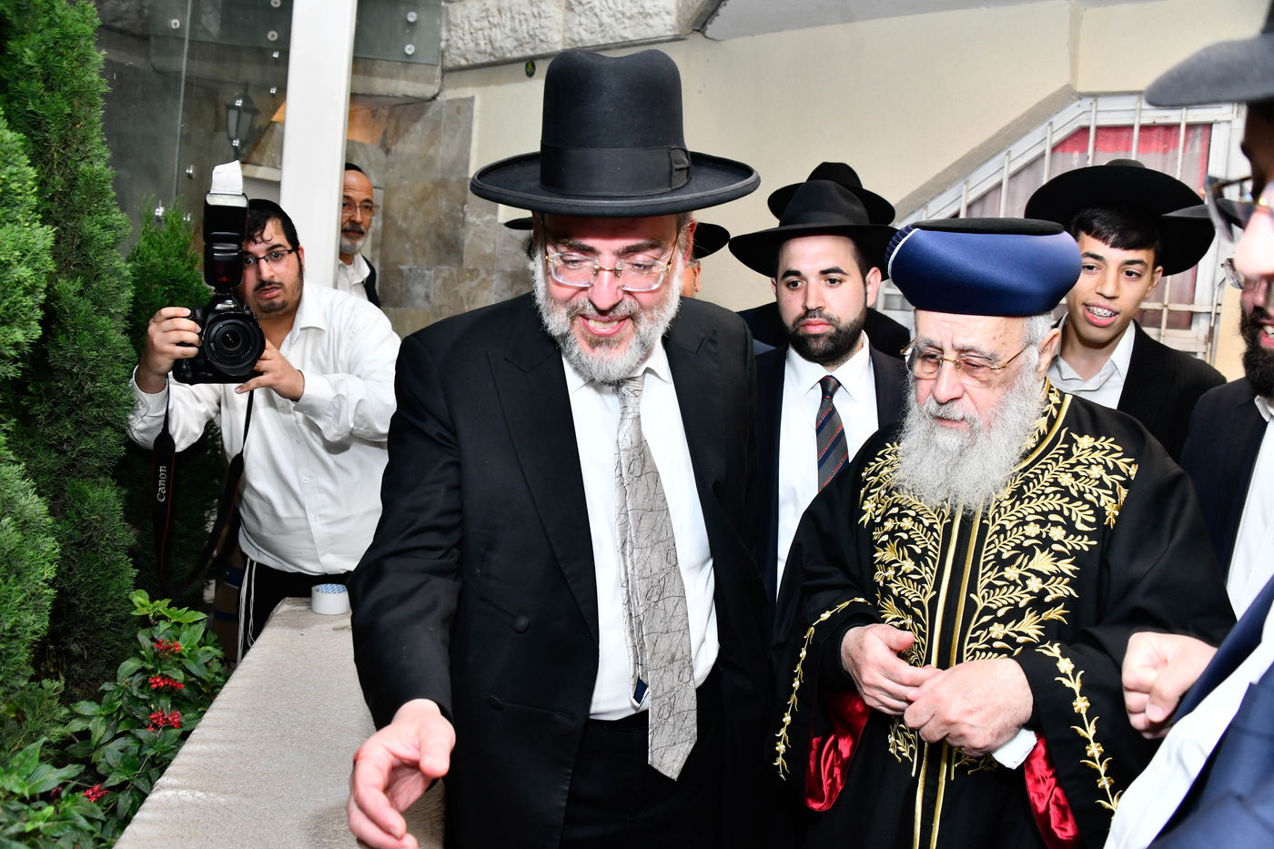 מעמד יציקת עמודי הבית הוראה ועצרת חיזוק בהיכל מרן