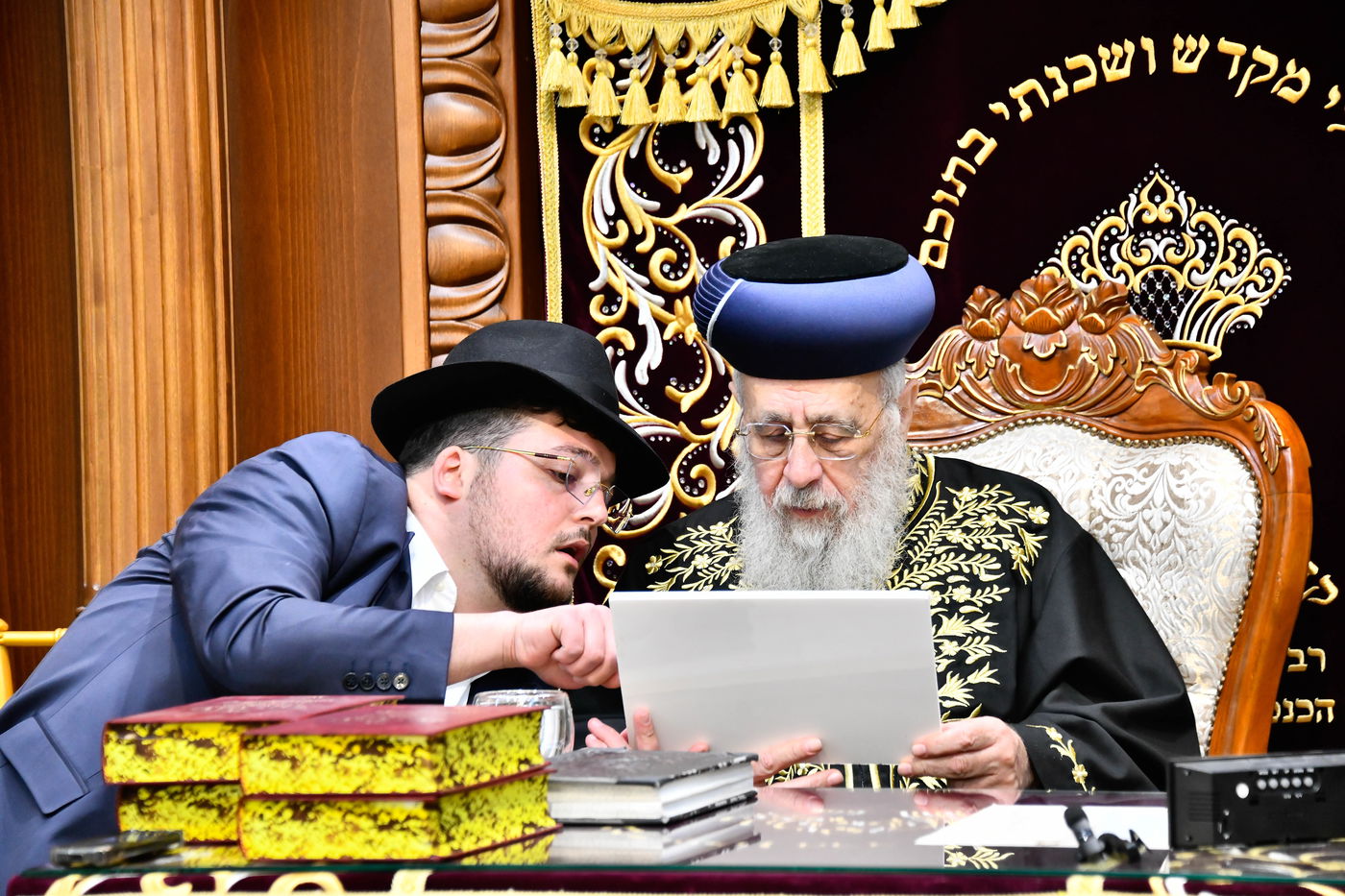 מעמד יציקת עמודי הבית הוראה ועצרת חיזוק בהיכל מרן