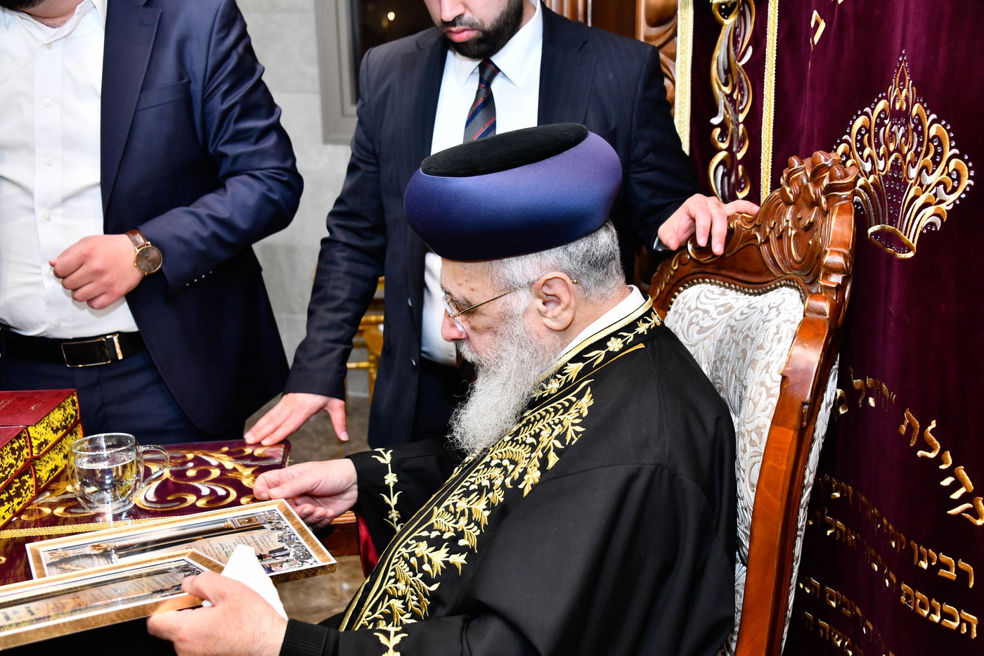 מעמד יציקת עמודי הבית הוראה ועצרת חיזוק בהיכל מרן