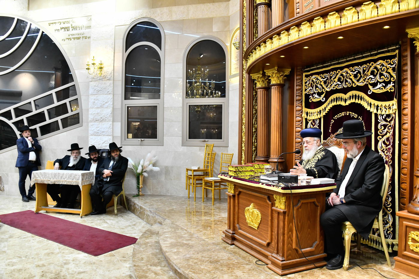 מעמד יציקת עמודי הבית הוראה ועצרת חיזוק בהיכל מרן