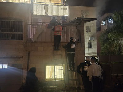 דירה נבנתה בביתר במקום פתח היציאה; המשפחה נלכדה