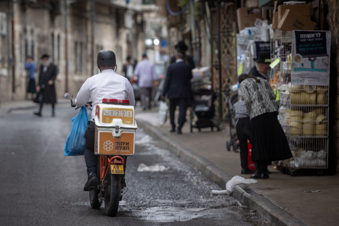 הגעלת כלים וקמחא דפסחא | מאה שערים נערכת לליל הסדר