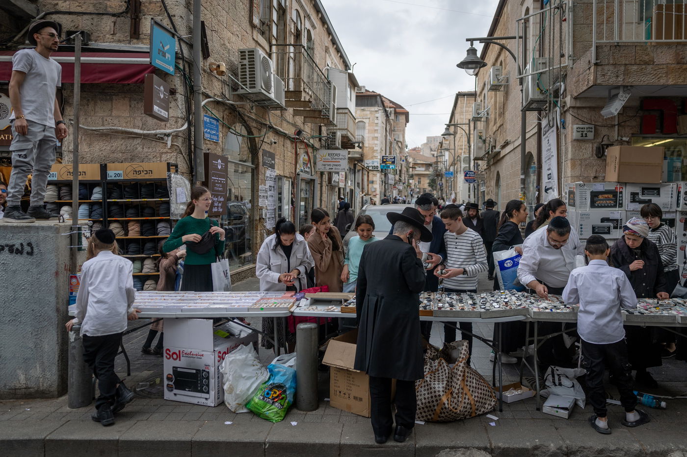 הגעלת כלים וקמחא דפסחא | מאה שערים נערכת לליל הסדר