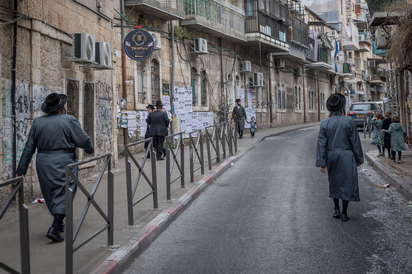 הגעלת כלים וקמחא דפסחא | מאה שערים נערכת לליל הסדר