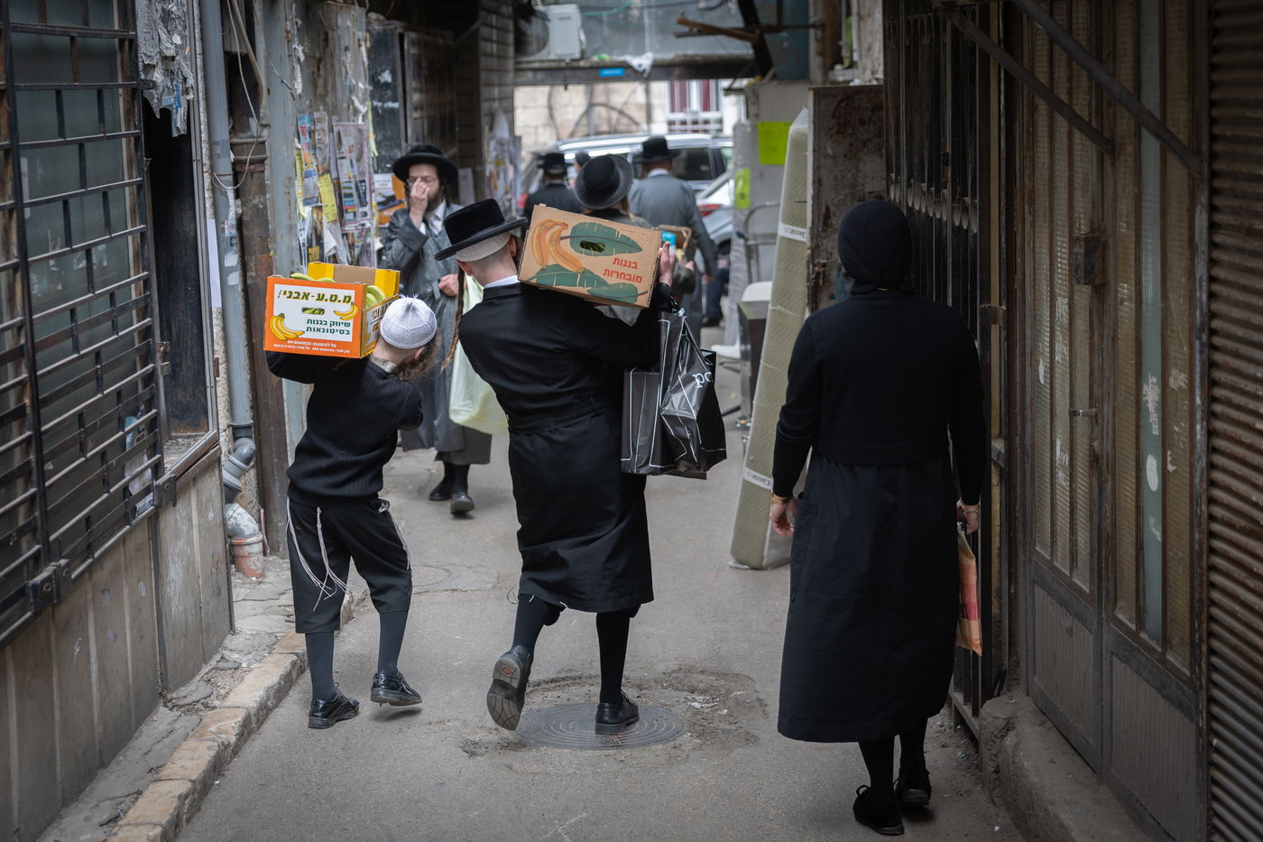 הגעלת כלים וקמחא דפסחא | מאה שערים נערכת לליל הסדר