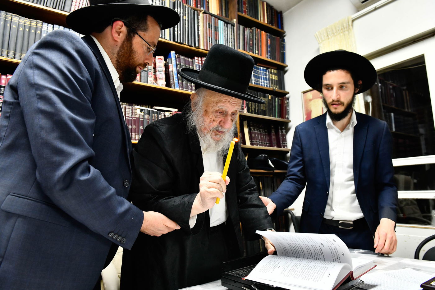 הגרב"ד פוברסקי בבדיקת חמץ