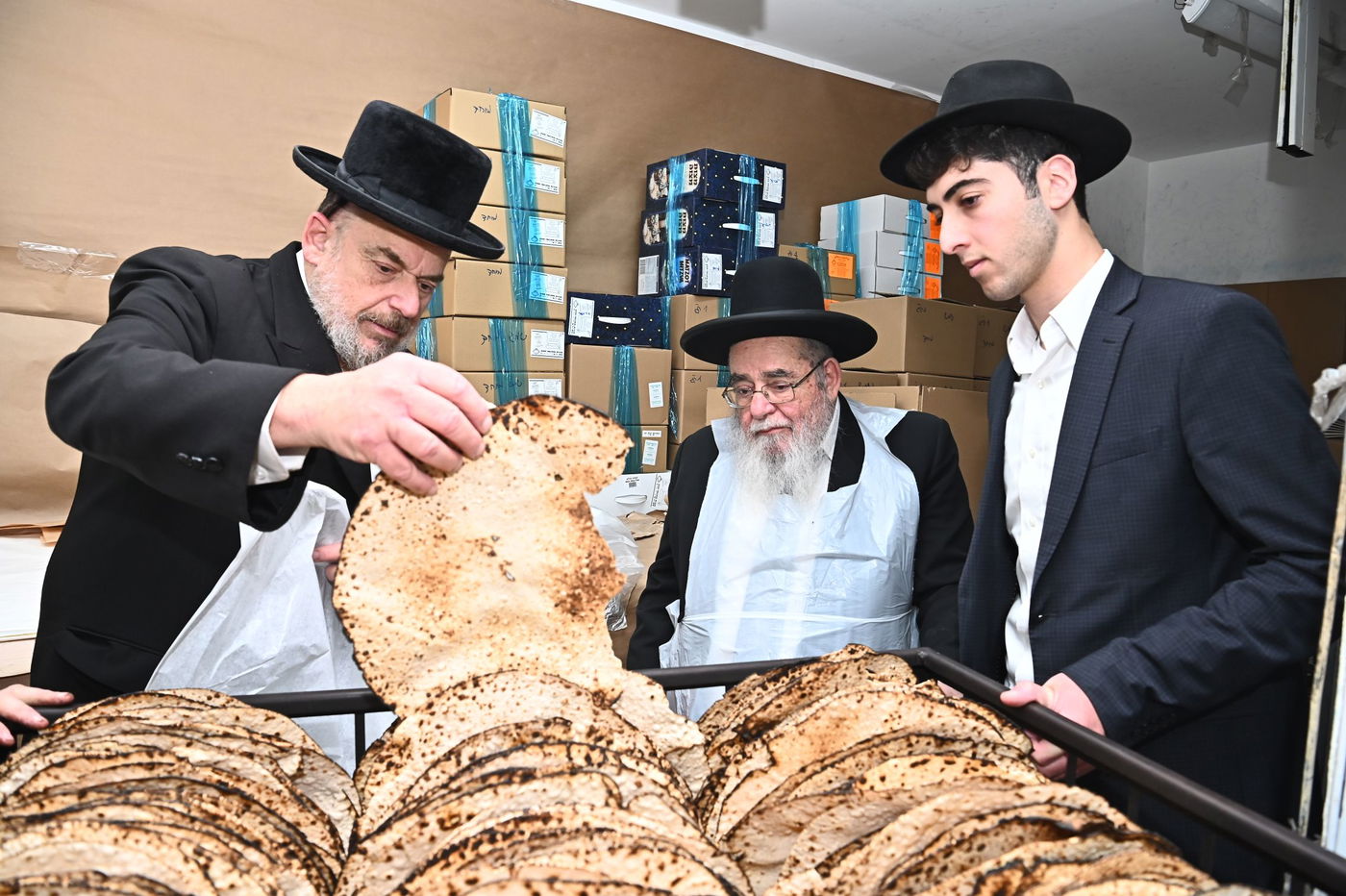 הגר"א סאלים באפיית מצות