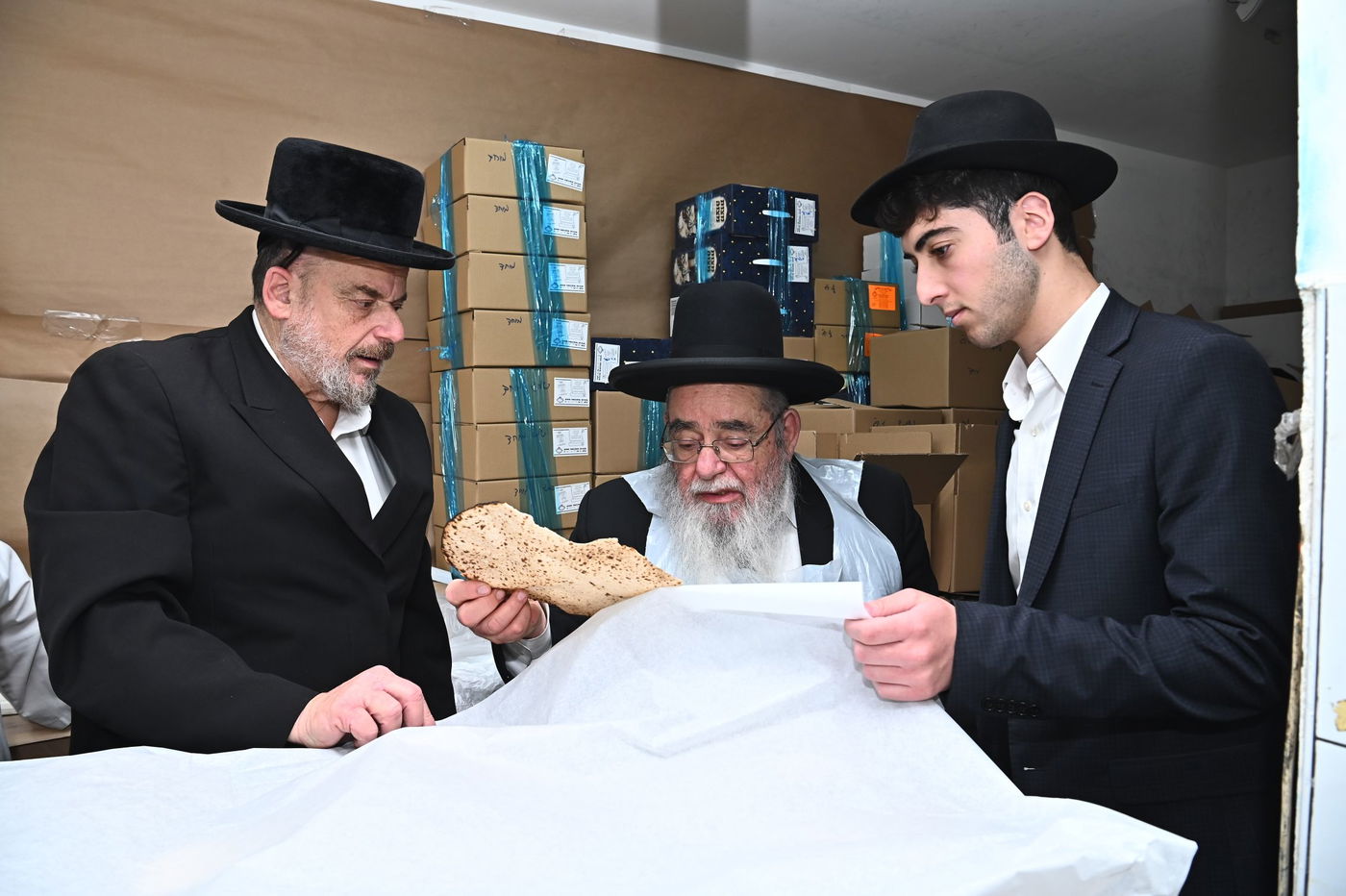 הגר"א סאלים באפיית מצות