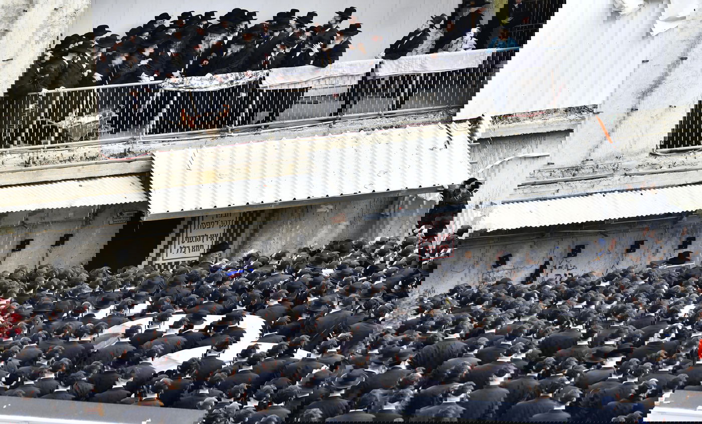 האדמו"ר מגור בשריפת חמץ