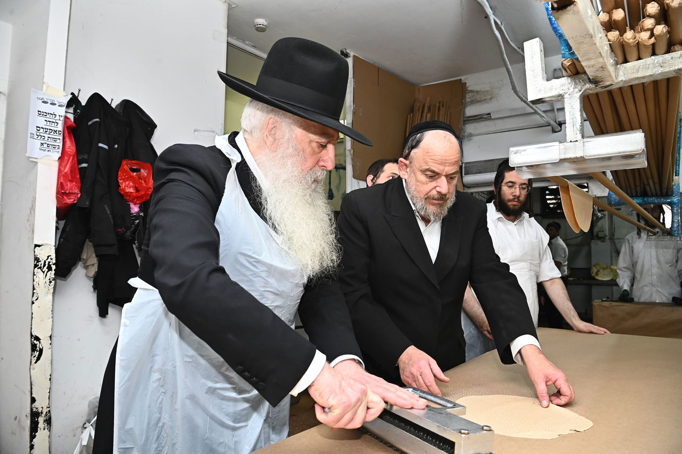 הגאון רבי דוד חנניה פינטו באפיית מצות