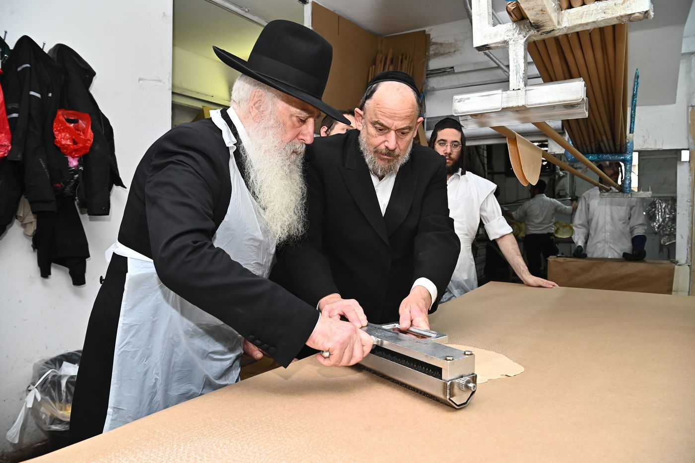 הגאון רבי דוד חנניה פינטו באפיית מצות