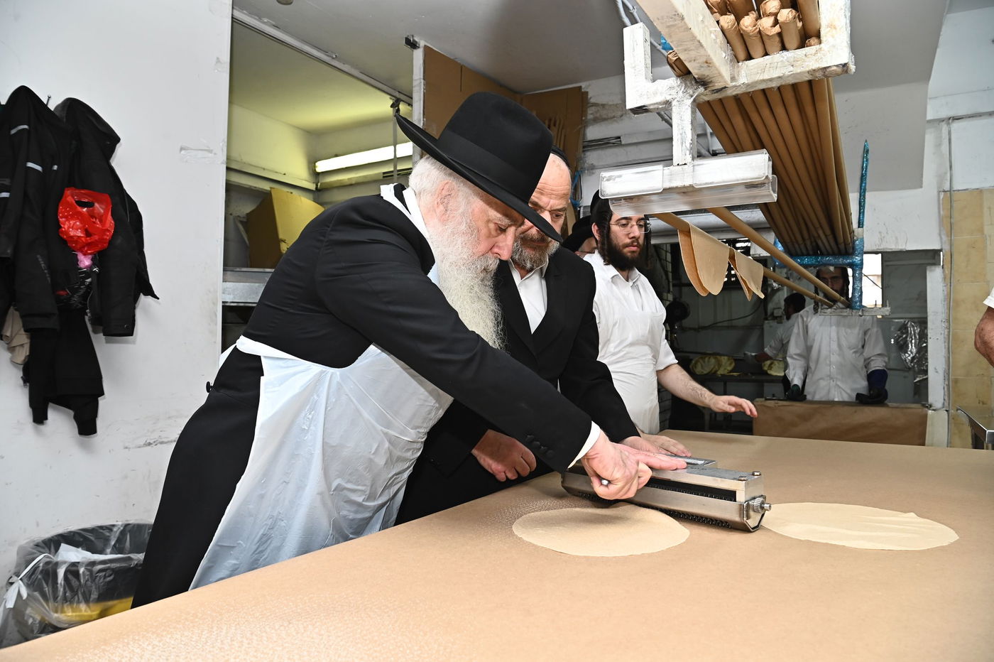 הגאון רבי דוד חנניה פינטו באפיית מצות