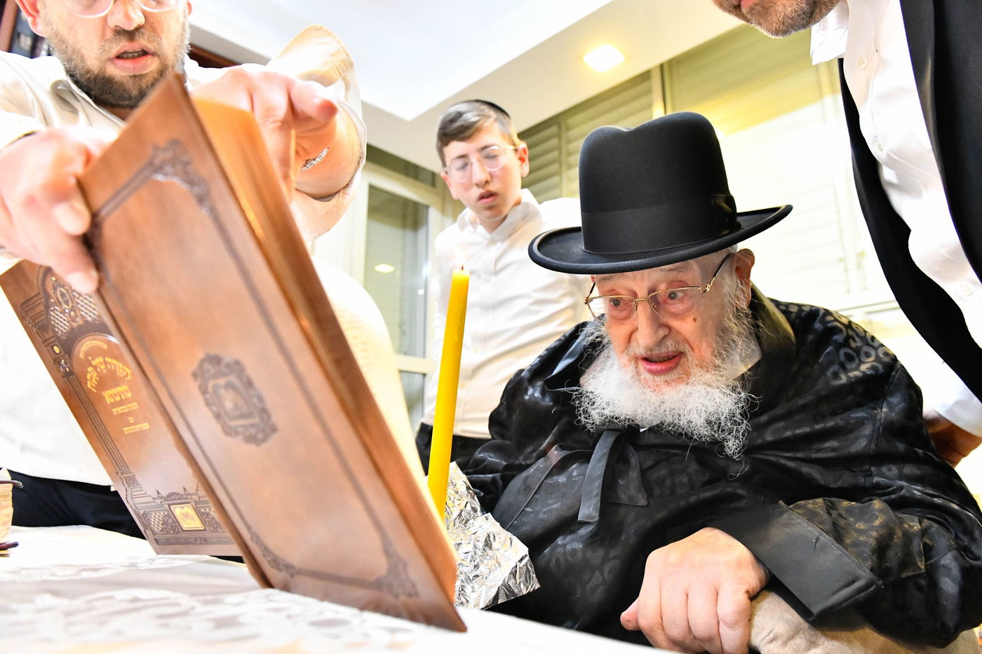 הגרמ"צ ברגמן בבדיקת חמץ