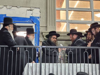 הגה"צ רבי מנחם מנדל טייטלבוים בשאיבת מים שלנו