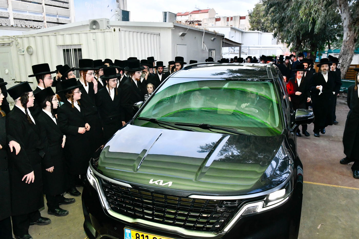 האדמו"ר מדארג בשאיבת מים שלנו