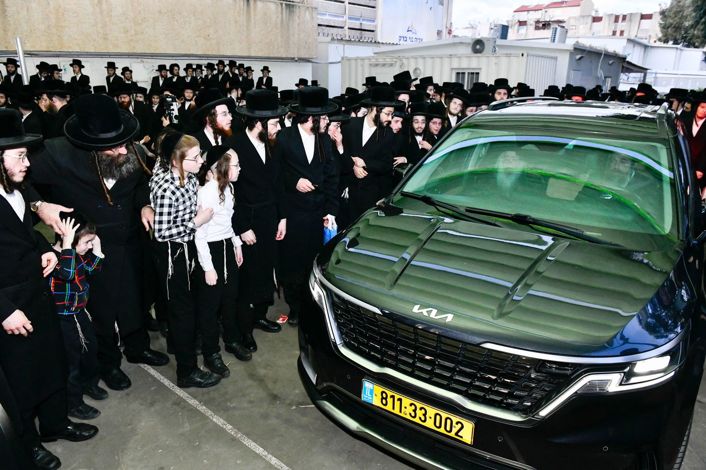 האדמו"ר מדארג בשאיבת מים שלנו