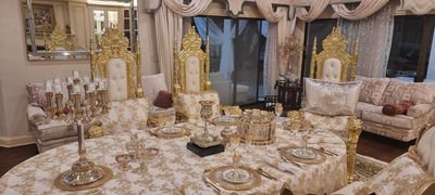 שולחן ליל הסדר של האדמו"ר מויז'ניץ, מוכן בלוס אנג'לס