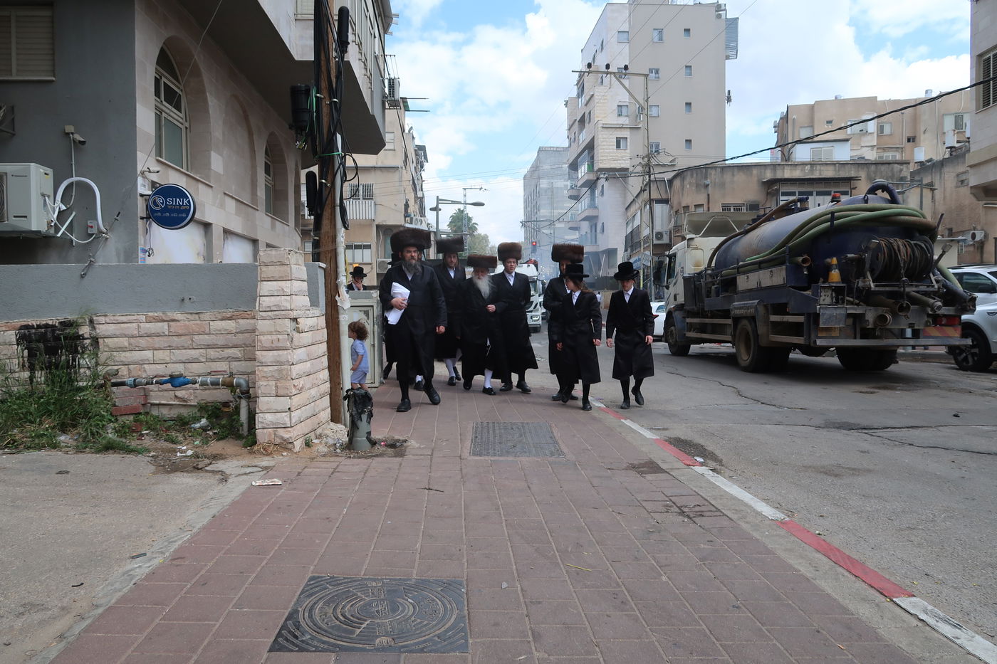 האדמו"ר ממחנובקא בעלזא באפיית מצות מצווה