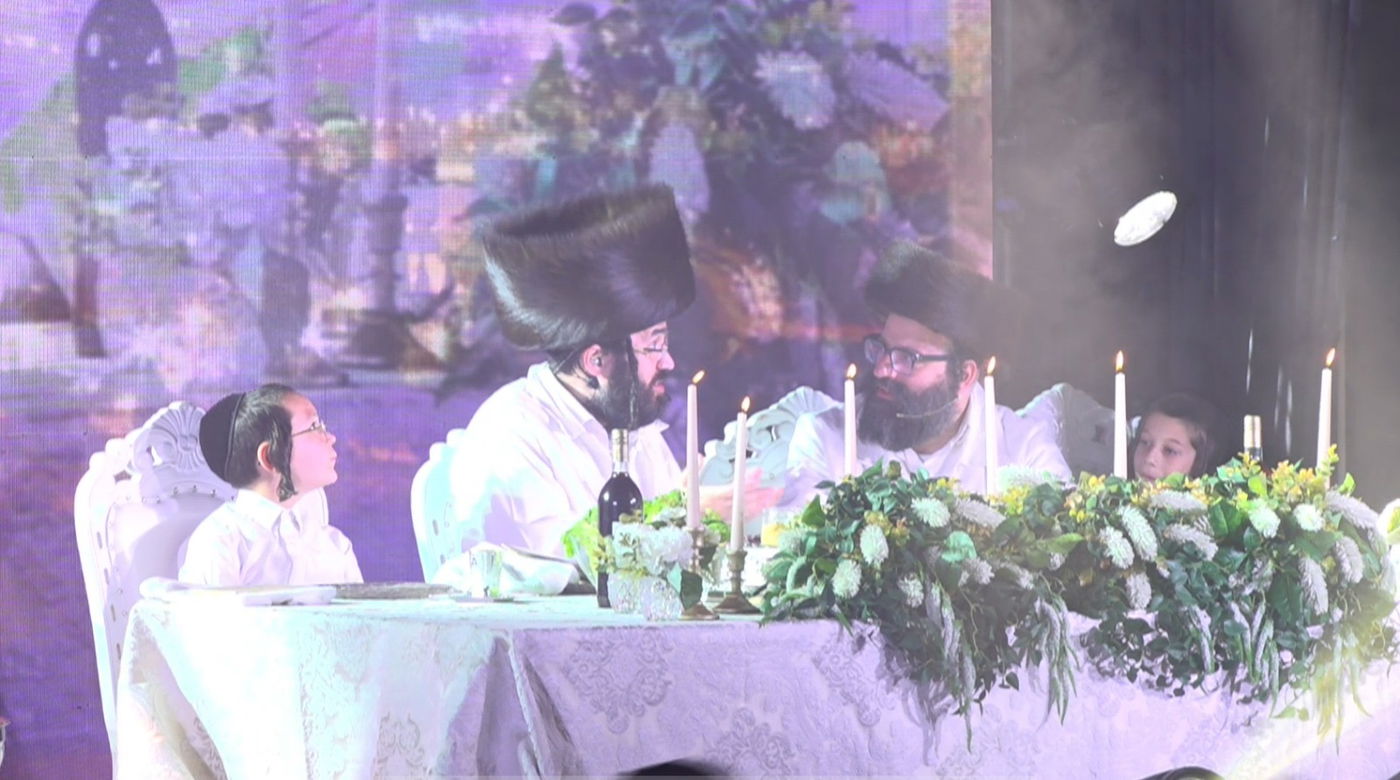 המראות על במת האירוע