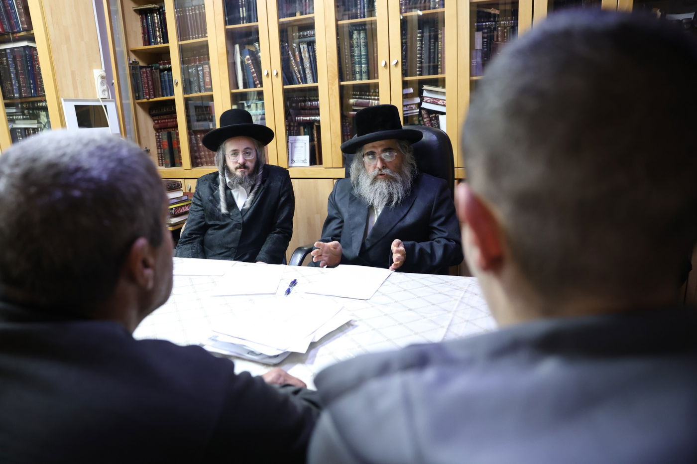 הגה"צ רבי אלעזר שטרן אב"ד מירון במכירת חמץ