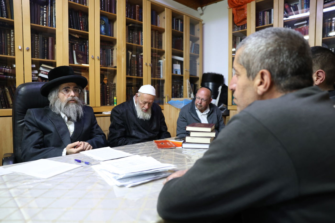 הגה"צ רבי אלעזר שטרן אב"ד מירון במכירת חמץ