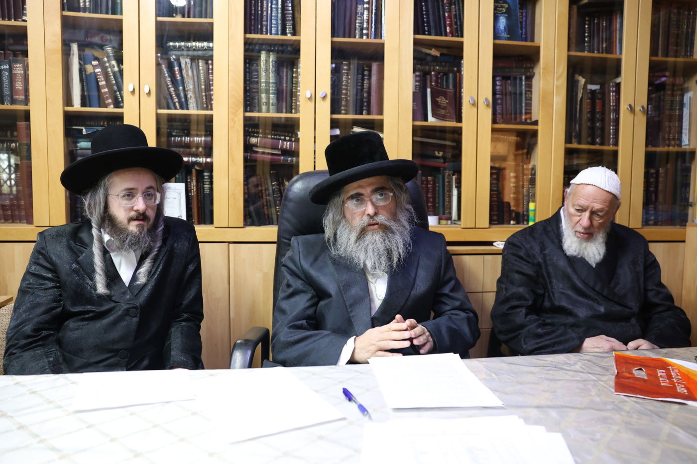 הגה"צ רבי אלעזר שטרן אב"ד מירון במכירת חמץ