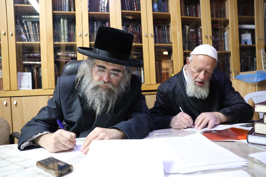 הגה"צ רבי אלעזר שטרן אב"ד מירון
