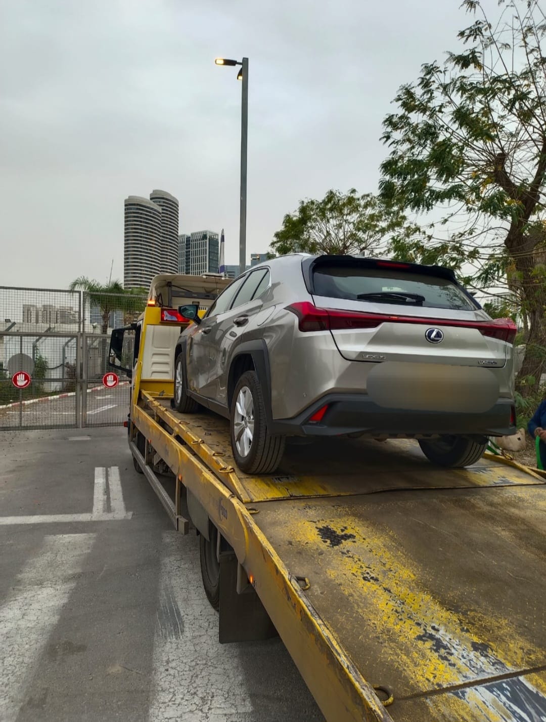 חלק מהחומרים שנתפסו, כסף, רכב, שעונים