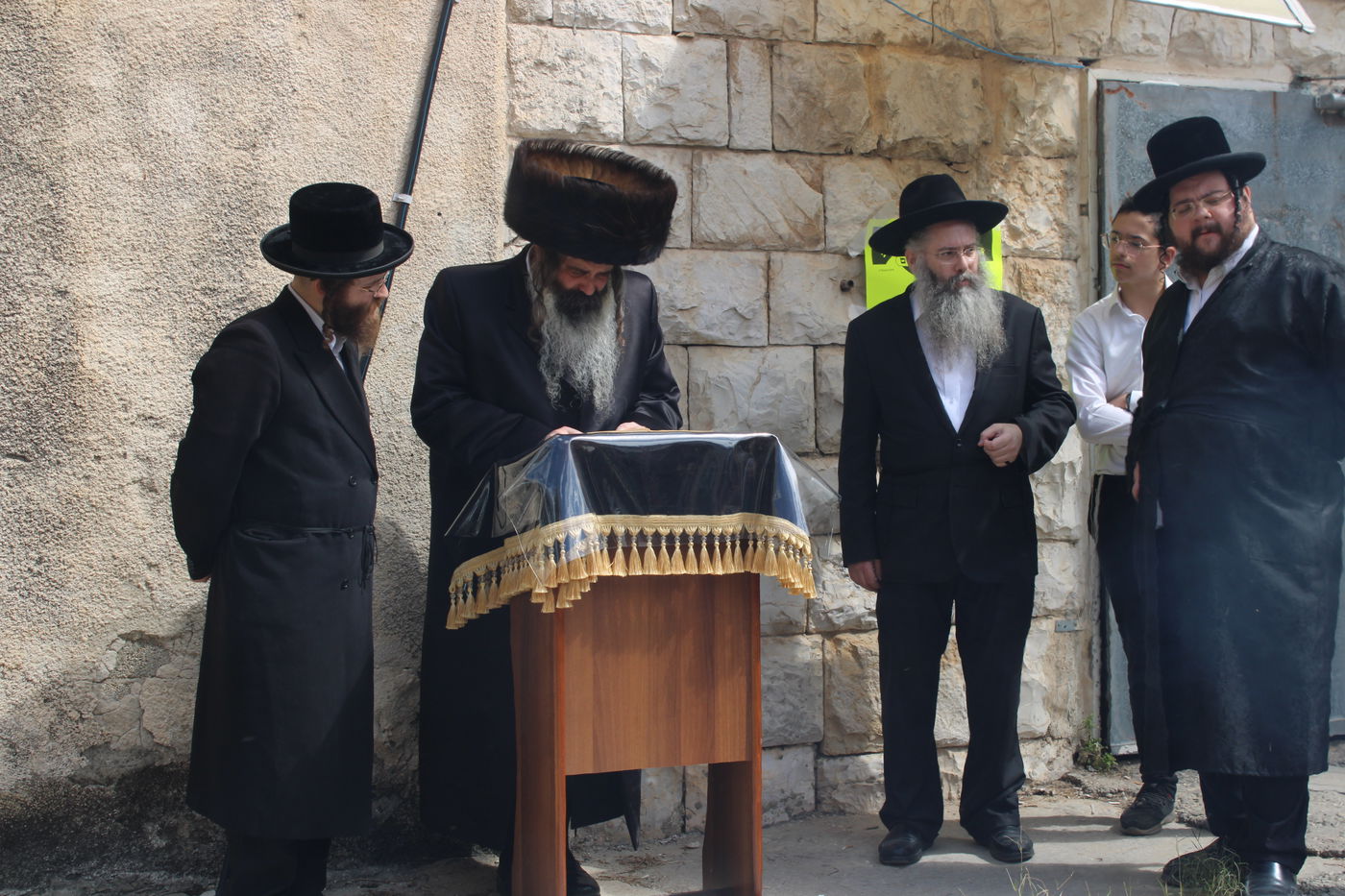 האדמו"ר מזוטשקא בשריפת חמץ