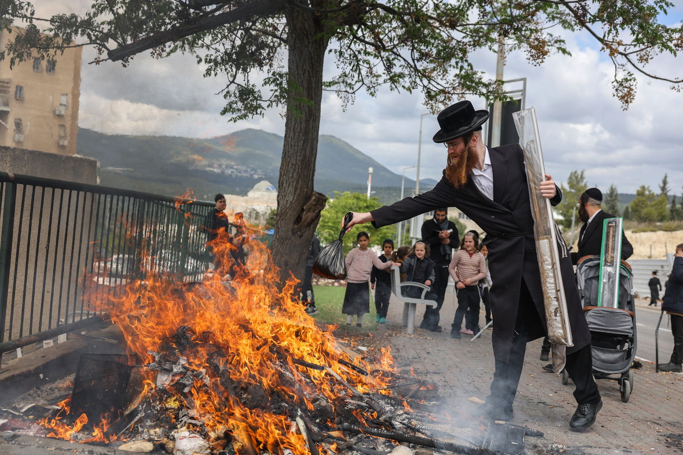 שריפת חמץ בעיה"ק צפת