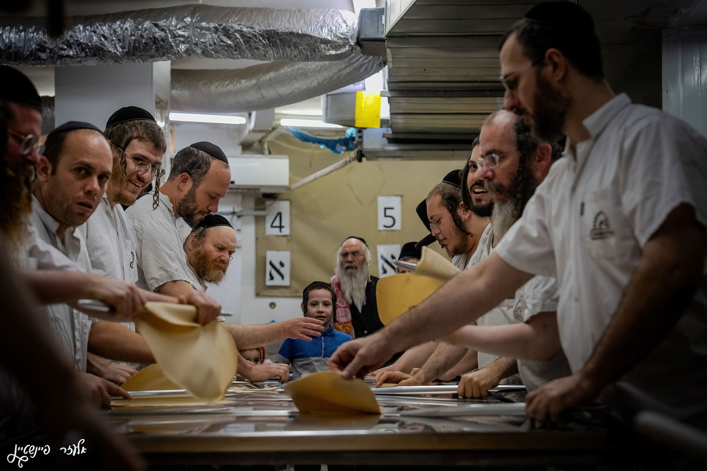 אפיית מצות בבני ברק