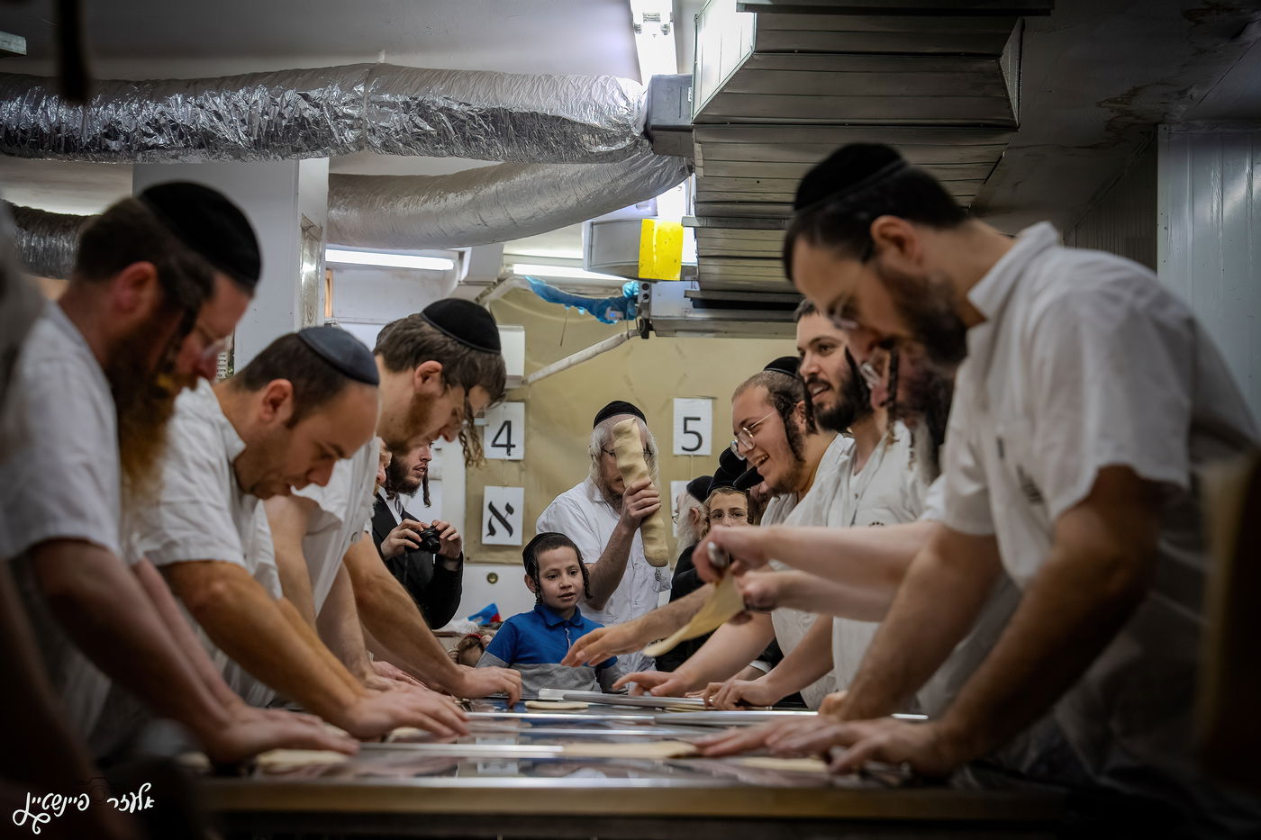 אפיית מצות בבני ברק