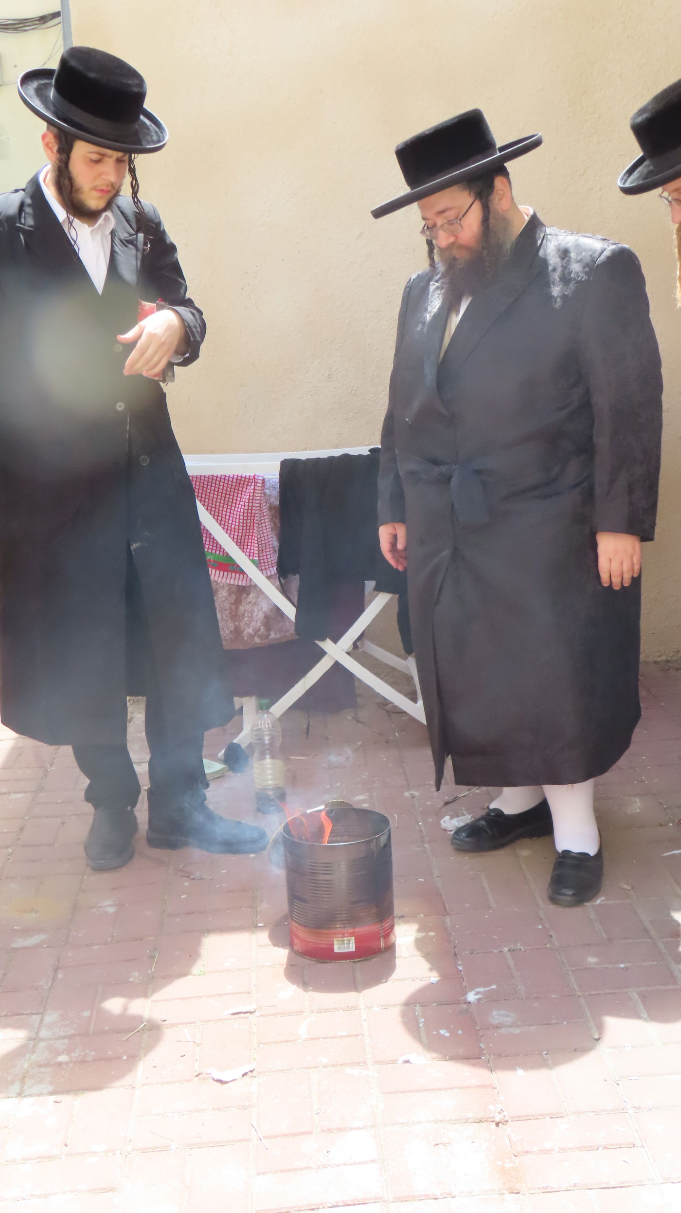 האדמו"ר מצאנז זימגראד בשריפת חמץ