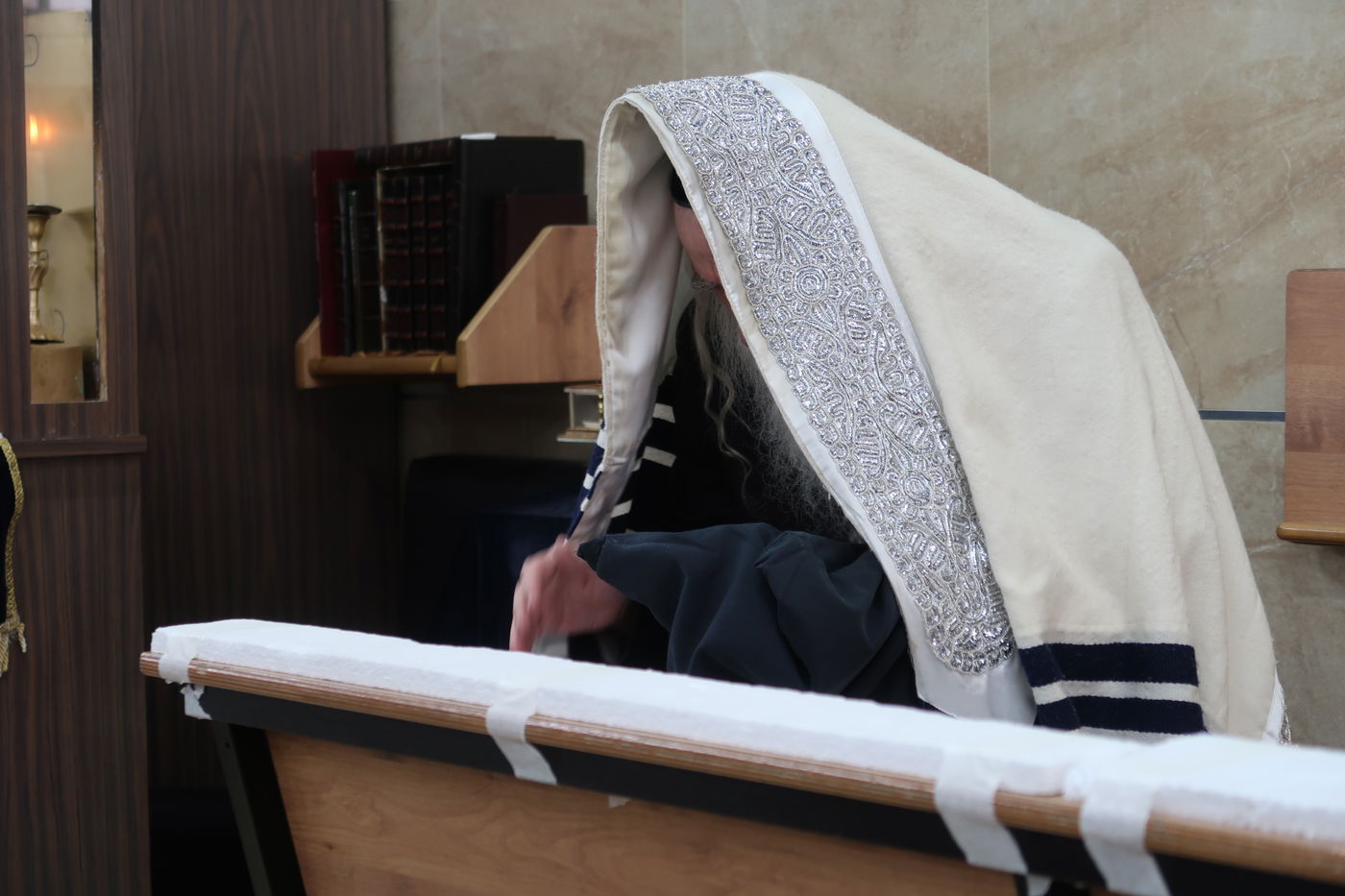 האדמו"ר ממחנובקא בעלזא בסיום בכורים ערב פסח