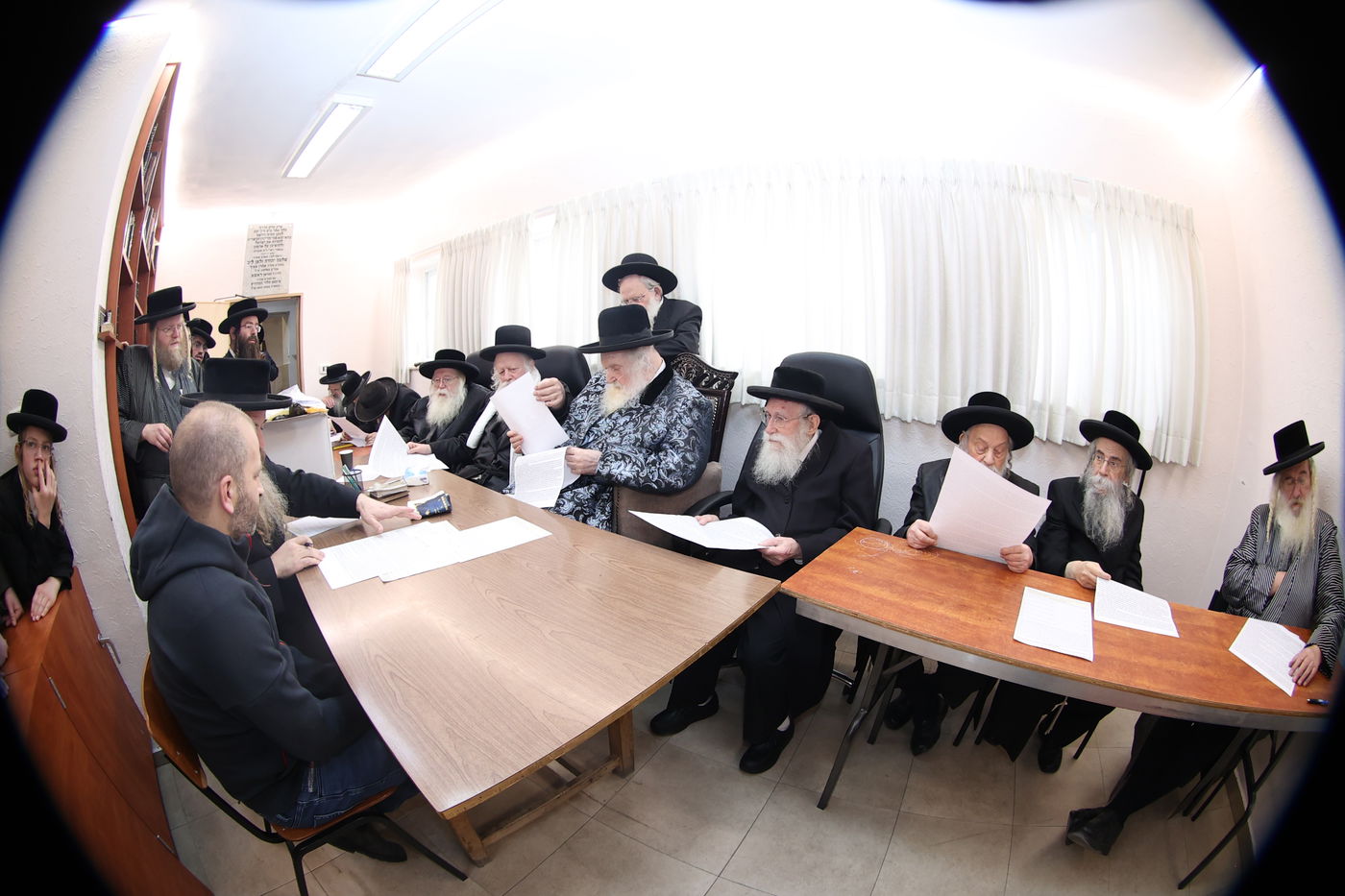 מכירת חמץ בלשכת בד"ץ העדה החרדית