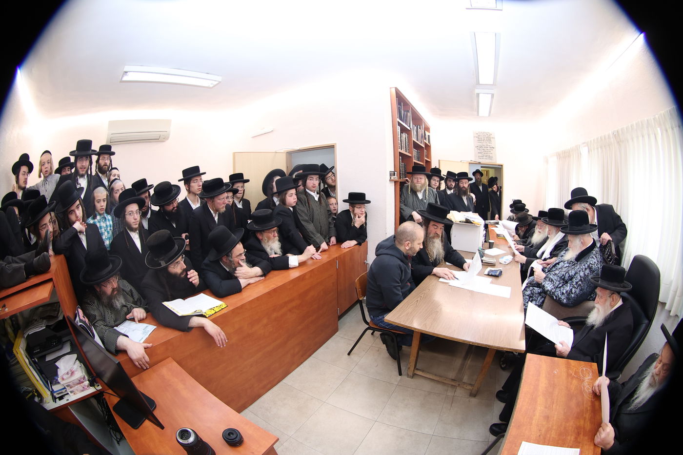 מכירת חמץ בלשכת בד"ץ העדה החרדית