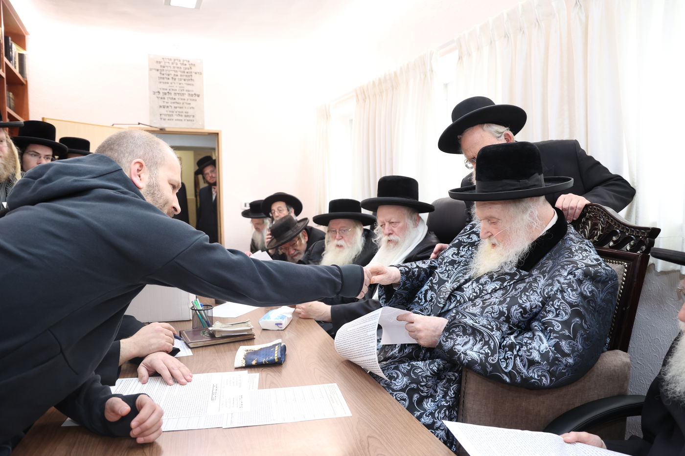 מכירת חמץ בלשכת בד"ץ העדה החרדית