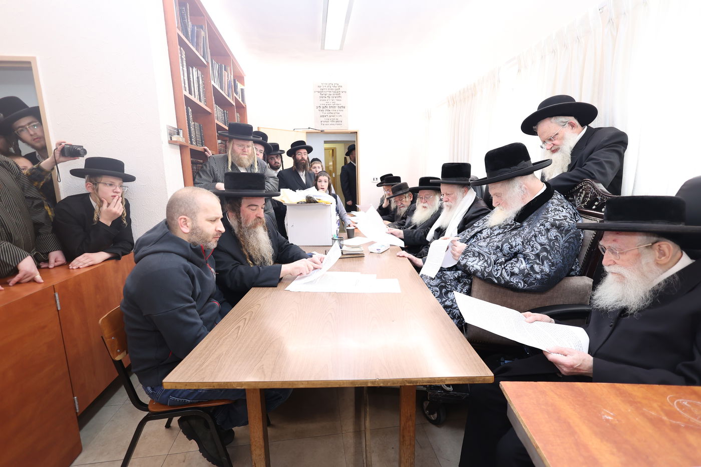 מכירת חמץ בלשכת בד"ץ העדה החרדית